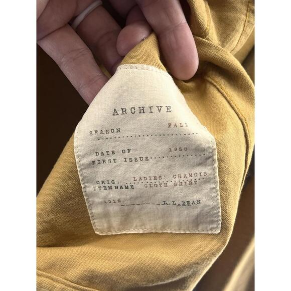 LL BEAN Shirt Women's Size 14 Button Down Long Sleeve Cotton Yellow - Picture 4 of 9